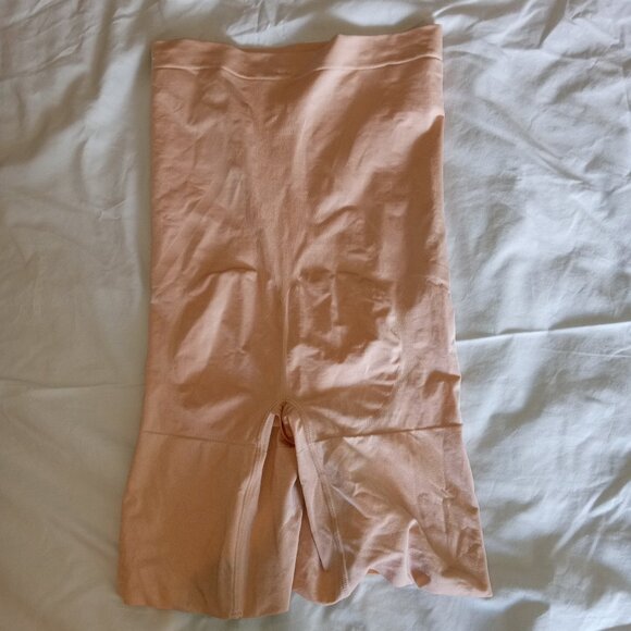 SPANXsculpt™ OnCore High-Waisted Mid-Thigh Short Nude Small - Picture 7 of 9